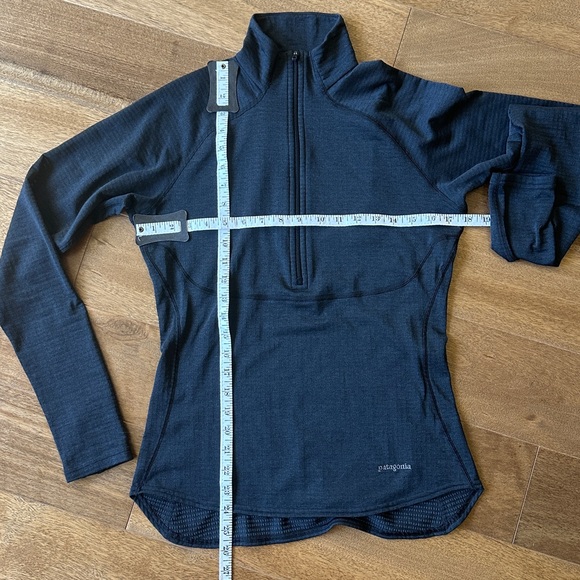 Patagonia Capilene 4 Black Quarter Zip Top - Picture 7 of 10